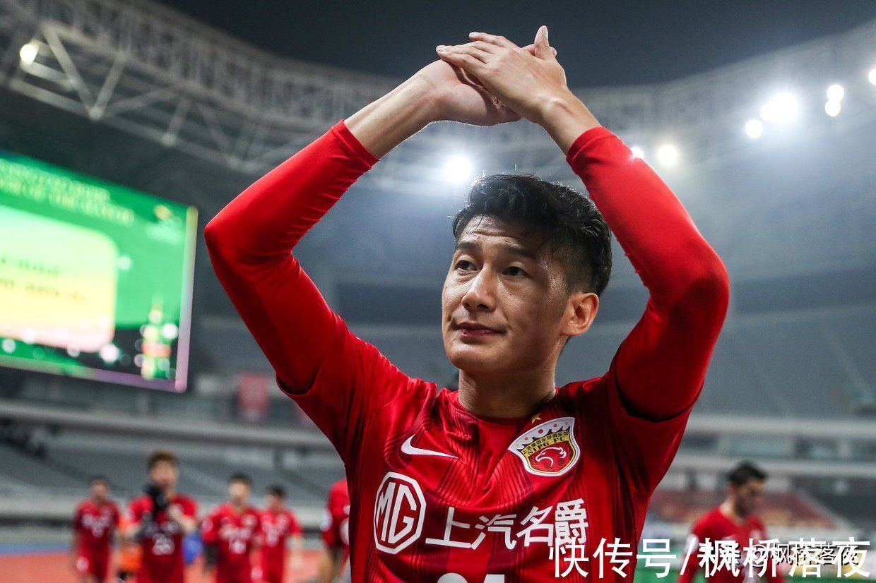 边前卫|34岁中国罗本又飞起来了!踢中卫打出了高中锋的作用,成全能战士
