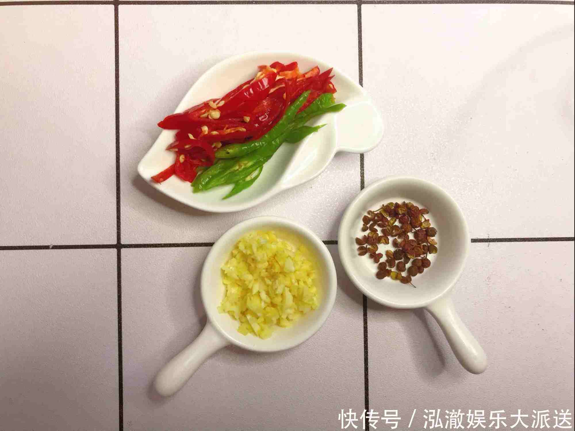 学会|大厨教你炒土豆丝,学会这1个小技巧,做的比饭店的还香!