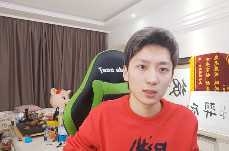 战术|酷酷的鑫后羿不强？前期天秀后期上演卖狗战术，寂然露娜很强