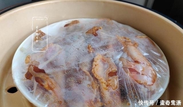 电饭煲|夏天，碰上此肉别手软，比猪肉便宜比羊肉解馋，简单一蒸特别鲜美