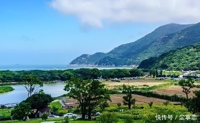 登高揽胜@黄庭坚登高揽胜,这首词充满禅意,令人置身于澄静淡远的境界