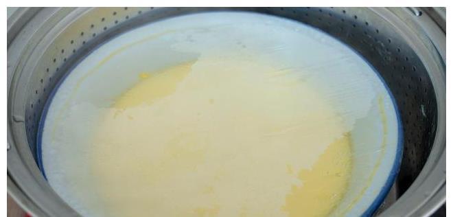 做法|蒸鸡蛋用冷水还是热水？大厨教你正确做法，蛋羹嫩滑无气孔，收藏