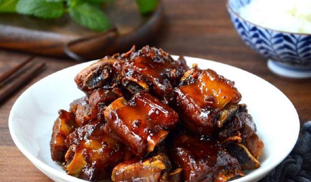 老妈半小时在家做的四菜一汤,四人吃到撑,才花了40块不到