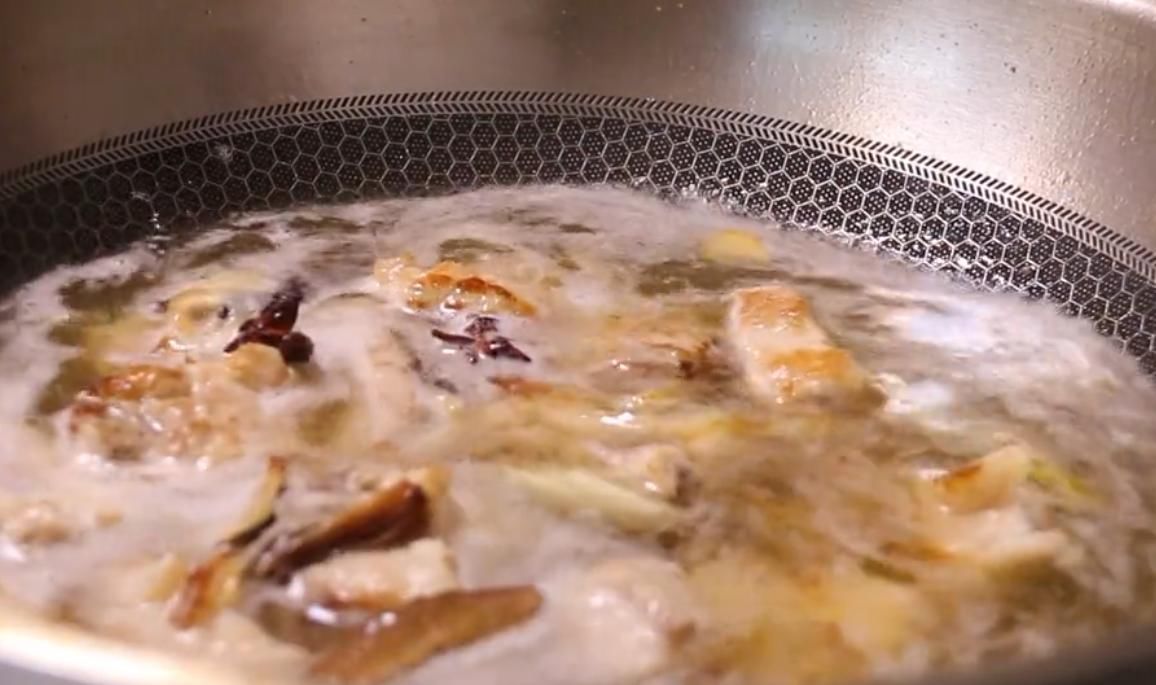  软绵|排骨与土豆是绝配，土豆软绵，排骨入口即化，好吃到停不下来