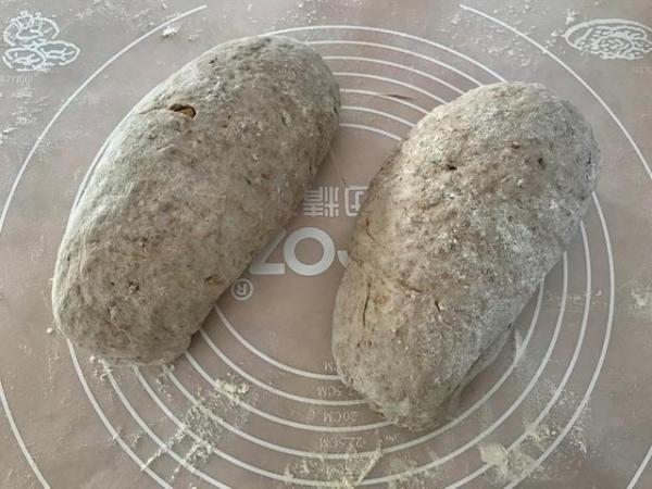 黑面包|这才是真正的黑面包,超多的杂粮坚果,无黄油不揉膜,又香又顶饿