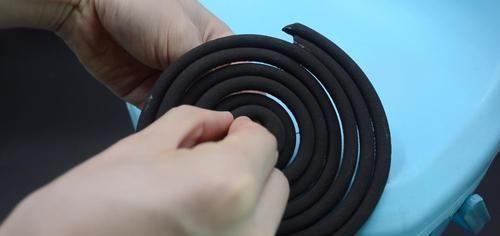 蚊香别再用手一点点拆了，立马学会这诀窍，几秒钟让蚊香自动分离