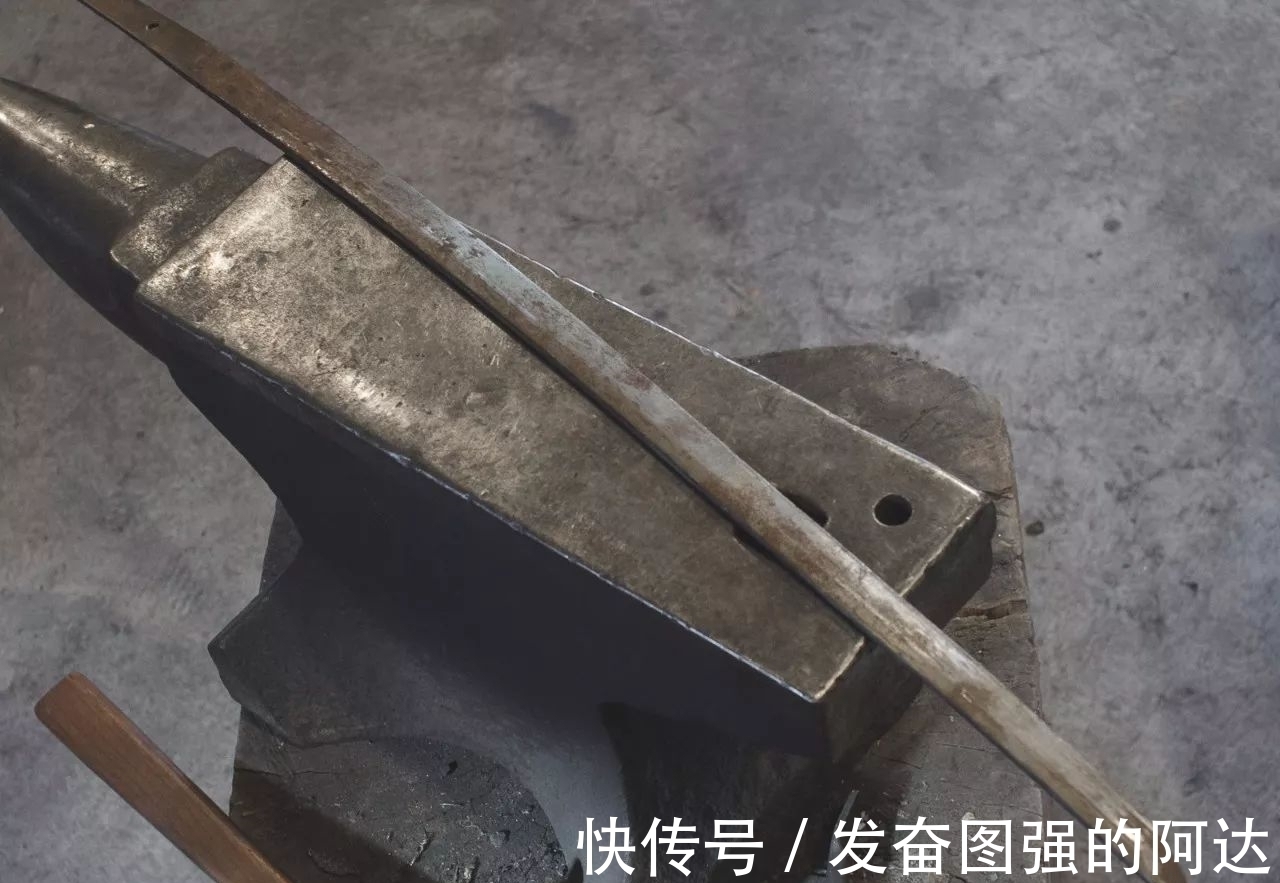 兵器#现代的刀剑拿到古代,在兵器榜上有排名吗?大概位于什么水平?