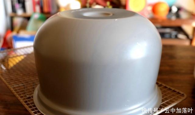 放油|5个鸡蛋1碗面粉,不放油少放糖,用电饭锅做一个好吃又好看的蛋糕