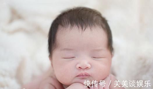 沸水|家长们怎么为婴儿冲奶粉,正确的冲奶粉方式,应该是怎样的?