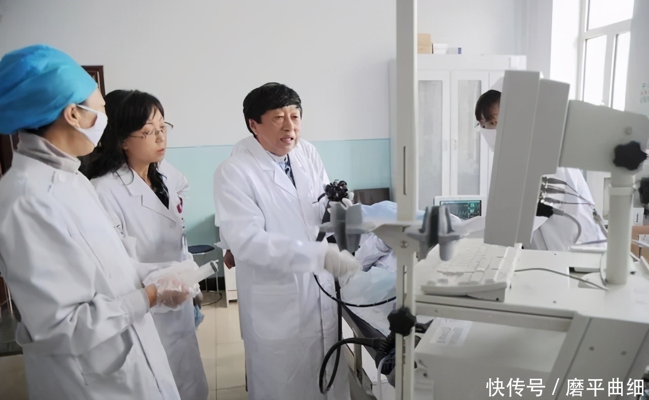 肠癌|17岁男孩,一天跑8次厕所,医生查出原因,父母抱头痛哭不相信