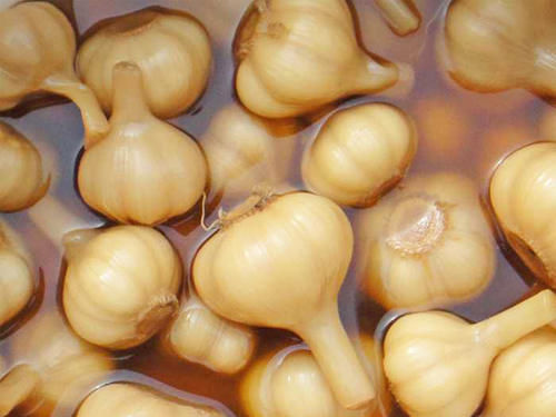 糖醋蒜怎么做?吃货家最简单做糖醋蒜的方法。一步到位