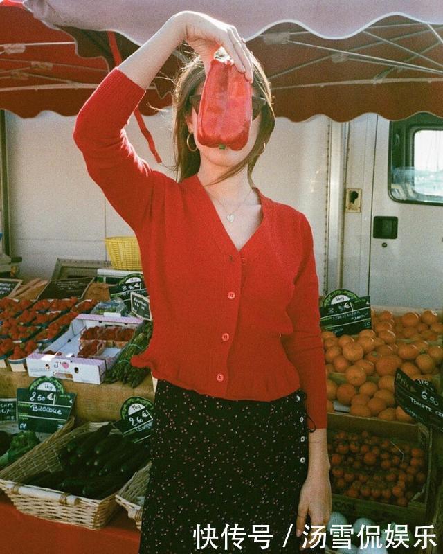 入秋的针织衫该怎么穿?女人来学学法式优雅风,浪漫和高级通通有