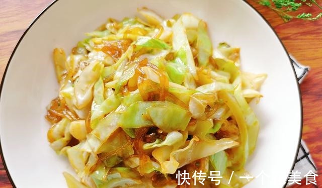 包菜炒粉条时，很多人第一步就错，教你正确做法，脆爽入味又下饭！