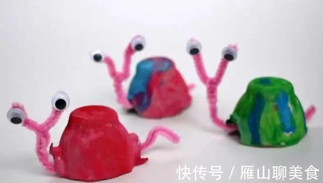 当妈妈“被迫”学会各种手工后,她就连蛋托都不放过了