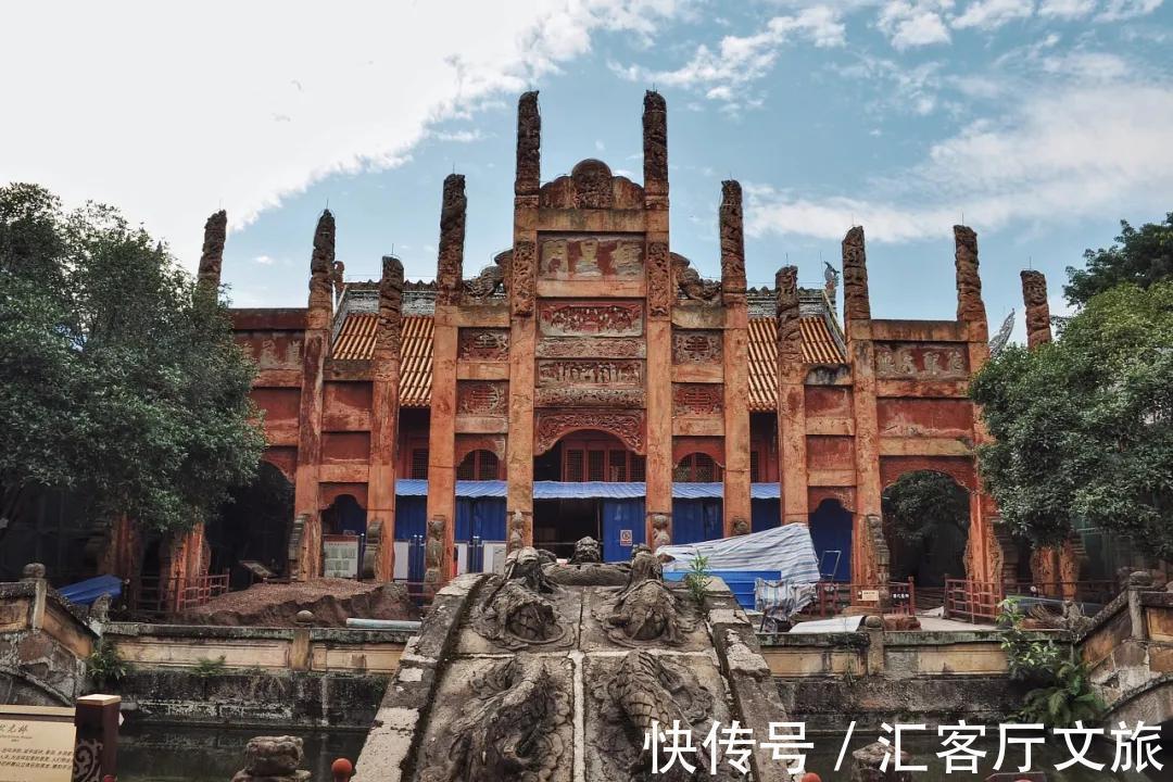 井盐|去年才通高铁，这座“十八线”国内小城，凭什么就火到了国外？