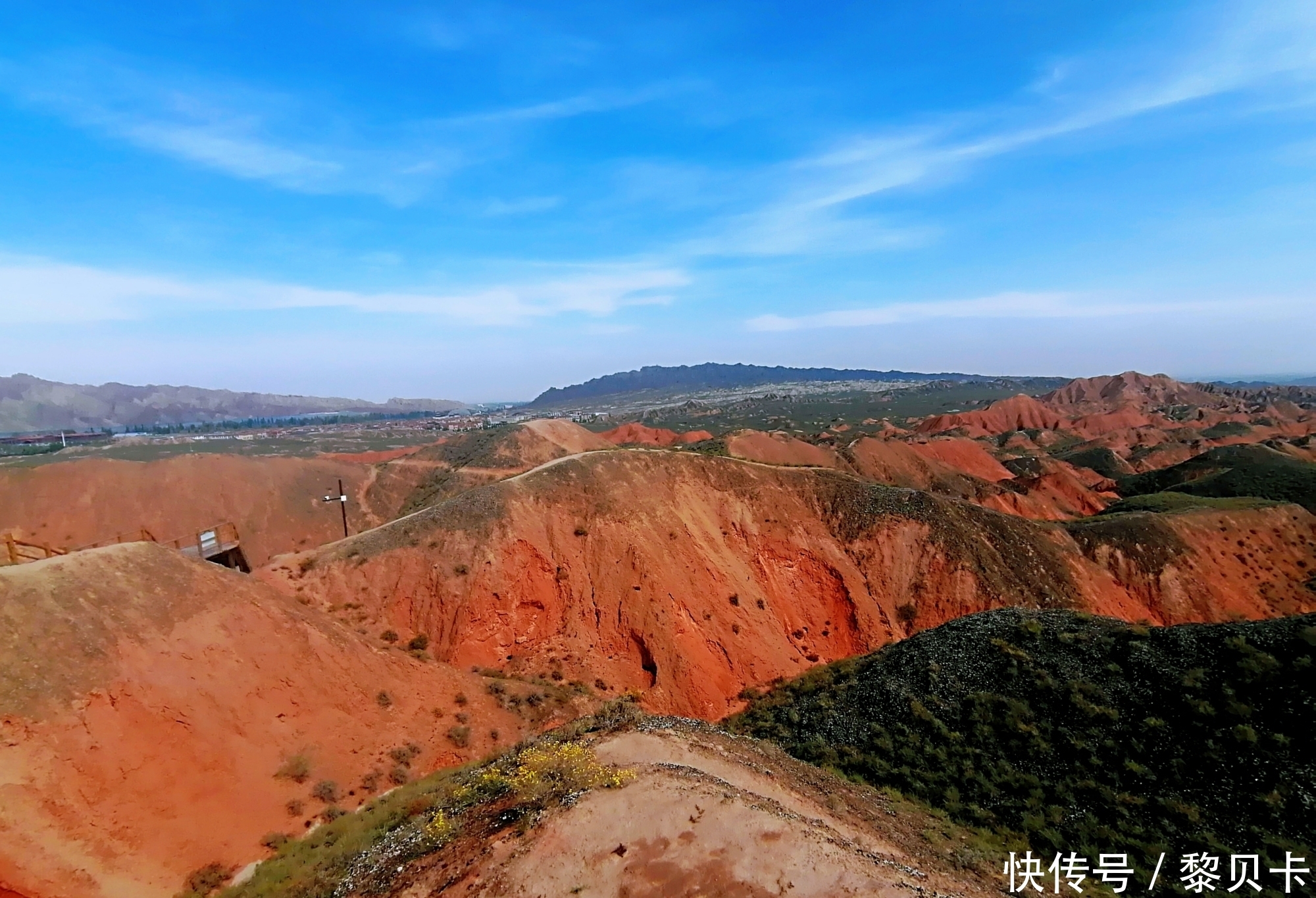 你观赏过七彩丹霞地貌吗？涓涓隽语七律诗和图片带你睹其风采