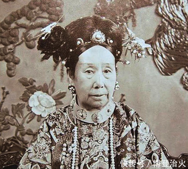 左宗棠|左宗棠立下汗马功劳,“学历”还遭李鸿章嘲笑?慈禧也哭笑不得