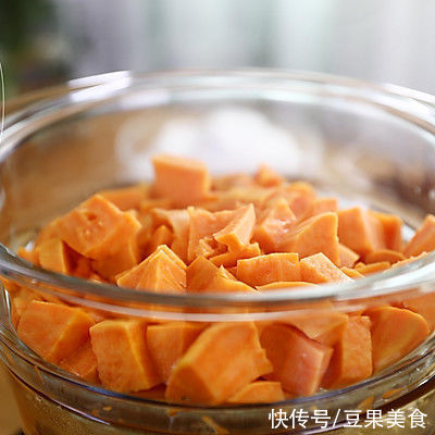 #健康甜蜜烘焙料理#?红豆沙地瓜饼?