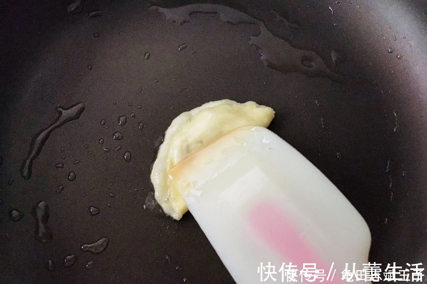 宝爸|不用和面擀皮，比包饺子简单太多，可蒸可煮，我家娃吃了还想吃