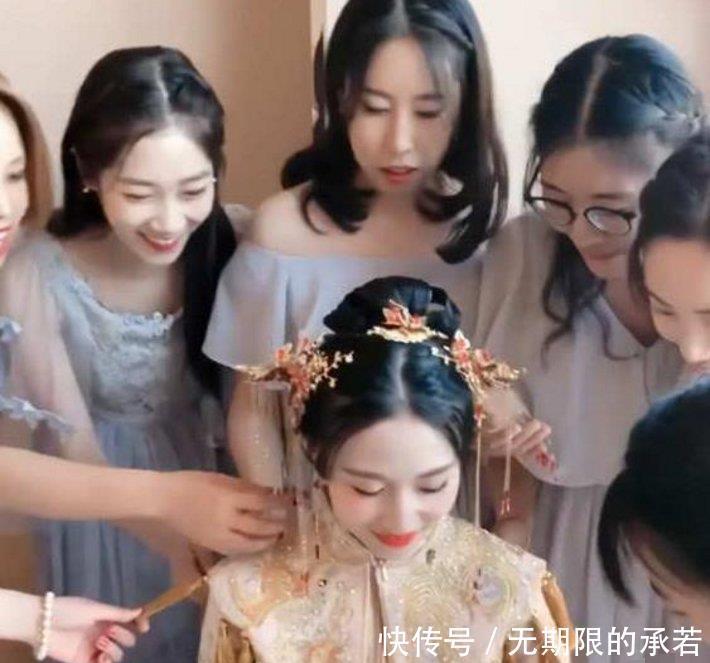 一美女婚礼上,有位穿不起眼伴娘服的小姐姐却火了,网友:伴娘真的是好养眼!