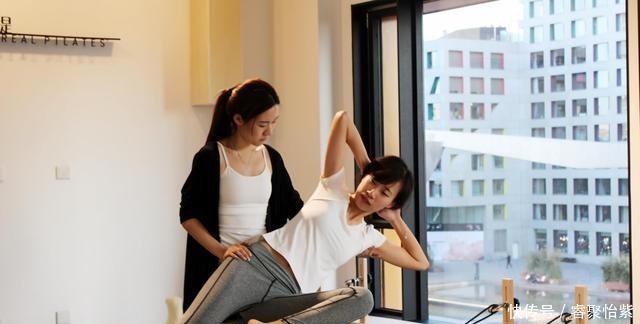 普拉提|女人45岁以后不要太节俭，五类碱性食物要多吃，多做普拉提运动