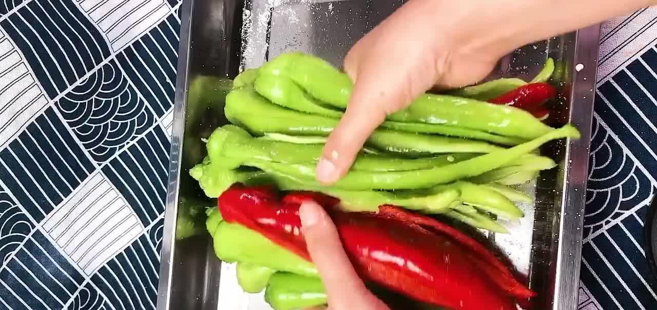 住在城里也能做辣椒泡菜,酸辣不苦咸鲜爽脆,非常适合天气热时吃