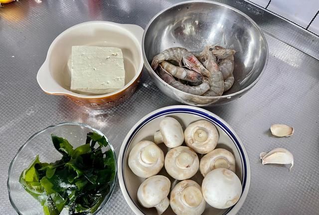 补充水分|夏天就爱喝这汤,营养低脂不长肉,鲜美好喝补充水分,一次喝两碗