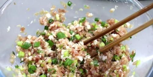 这馅的饺子很多人都没吃过,我家经常吃,特别香,好吃还不长胖