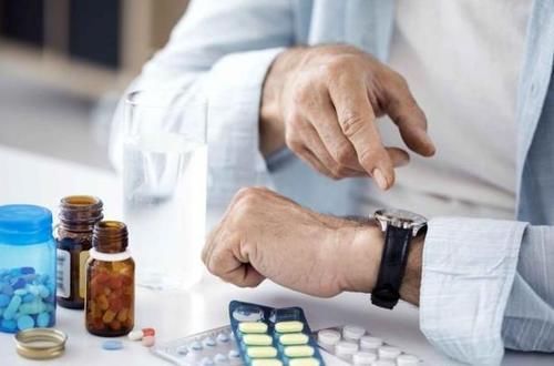 食物|吃完降压药,建议大家尽量别碰这4种东西,别再大意了