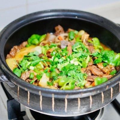 厨娘|厨娘教你一招巧做牛杂煲