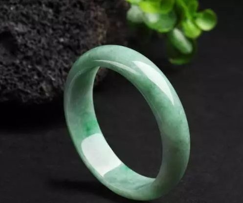 原石|翡翠市场“十有九豆”——豆种翡翠原石也有它的魅力