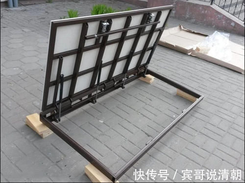 户型|外国人就是脑洞大开!好好的楼梯非要装个盖板,看完才知道多实用