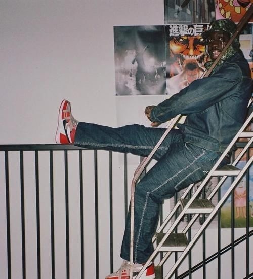 发售价 把RO和芝加哥“抄”成一双鞋的行业里,Drake也是消费者