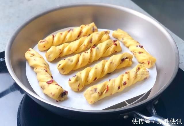 美容|一碗面粉，几个鸡蛋，蒸一蒸就出锅，美容抗衰老，比蛋糕还美味