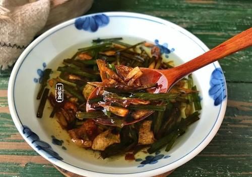 没鱼没肉也没有青菜，只有青葱一把小面二两，这就是惊人的美食