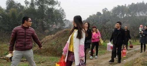  不省|俗语人穷不省三种钱，没钱不串三人门，何意哪三种钱三人门