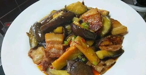 都会觉得比不上自己家里面的家常菜的味道，美味的家常腐竹，待客也是很合适