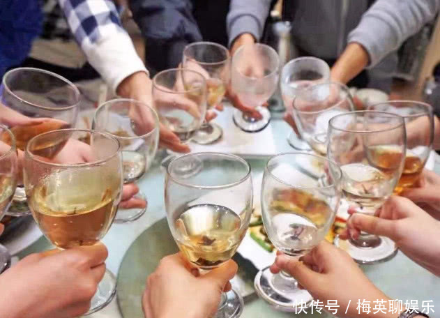 爱喝酒的人，若身体发出这些信号，别考虑了，尽早戒酒吧