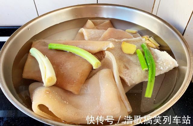 养颜|吃它堪比阿胶，却比阿胶便宜几十倍，补血养颜，可惜很多人都扔了