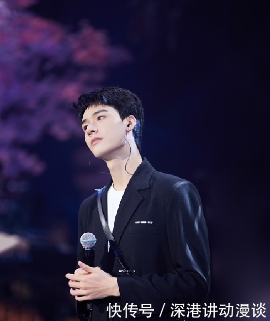 龚俊晒彩排照,贪财的人间百灵鸟龚俊,今晚将一展歌喉啦!