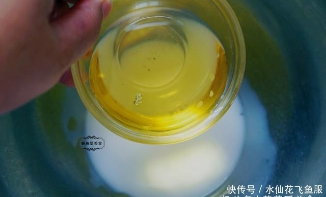 香甜|长假宅在家,跟我一起做蛋糕,香甜绵软似棉花,吃过的人都说好