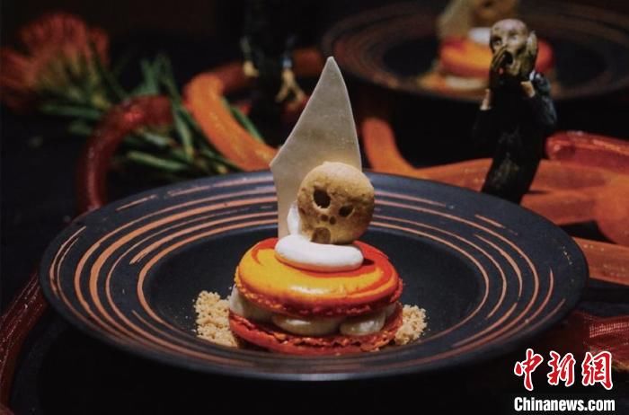 甜品|“90后”女设计师创作舌尖上的艺术 世界名画好“吃”吗？