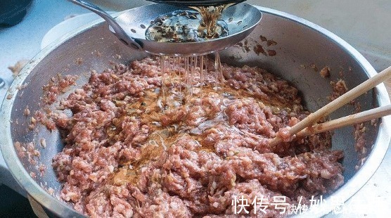 饺子馅|59岁老师傅说调饺子馅时,有2种料不可缺少,少一种饺子都难吃