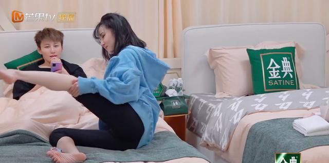 《浪姐2》换位赛战火升级，周笔畅上演名场面，放狠话成功出圈！