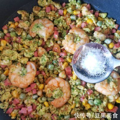 青豆|减脂无米炒饭秘?不含一粒米饭的蛋炒饭??