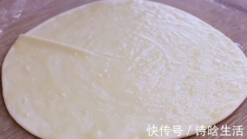 烙饼时，不要直接烙，多加这两步，饼柔软又起层，3分钟就能出锅