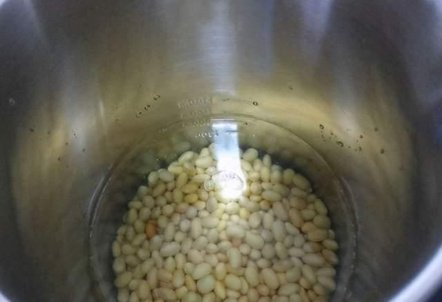 打豆浆时,牢记“1泡2煮3打”,豆浆香浓顺滑更细腻,早餐喝正好