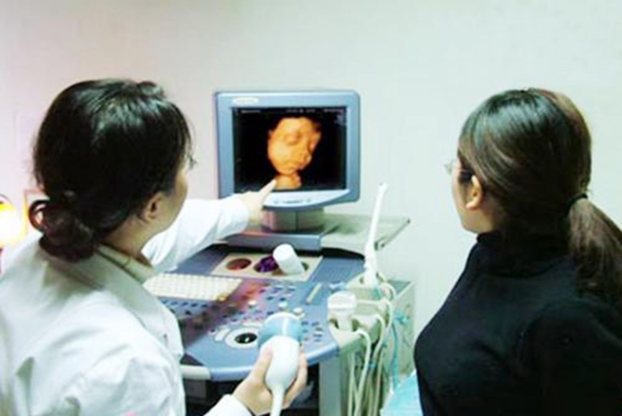 四维彩超|产检做四维彩超，为什么“家属勿入”？其实是出于“三保护”原则