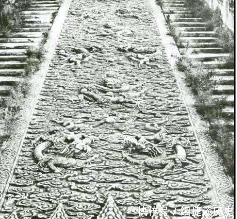 慈禧|慈禧逃亡后,日本人拍下紫禁城原始照片,杂草丛生入目满眼荒凉