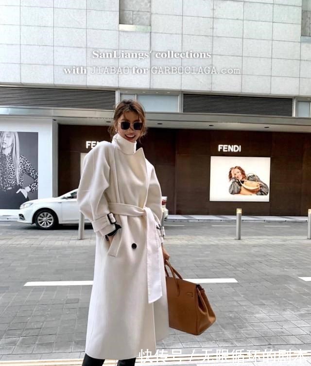 卡其色 风衣火了十几年,该换个穿法了!这些“新潮搭配”,时髦又高级!